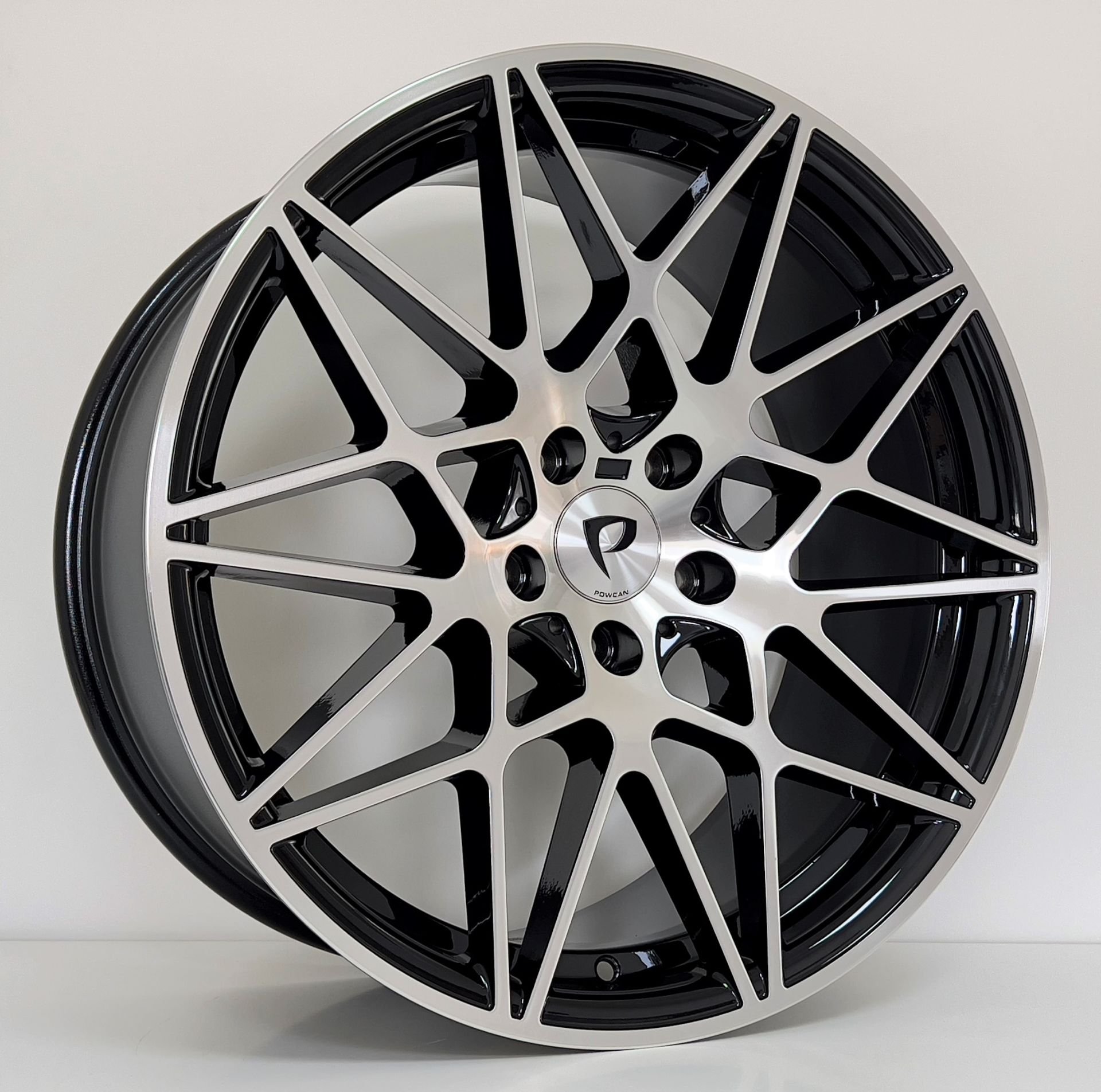 BK 5167 8.5X19İNÇ  5X120 ET34 72.56 BLACK MACHINED XL ÇELİK JANT