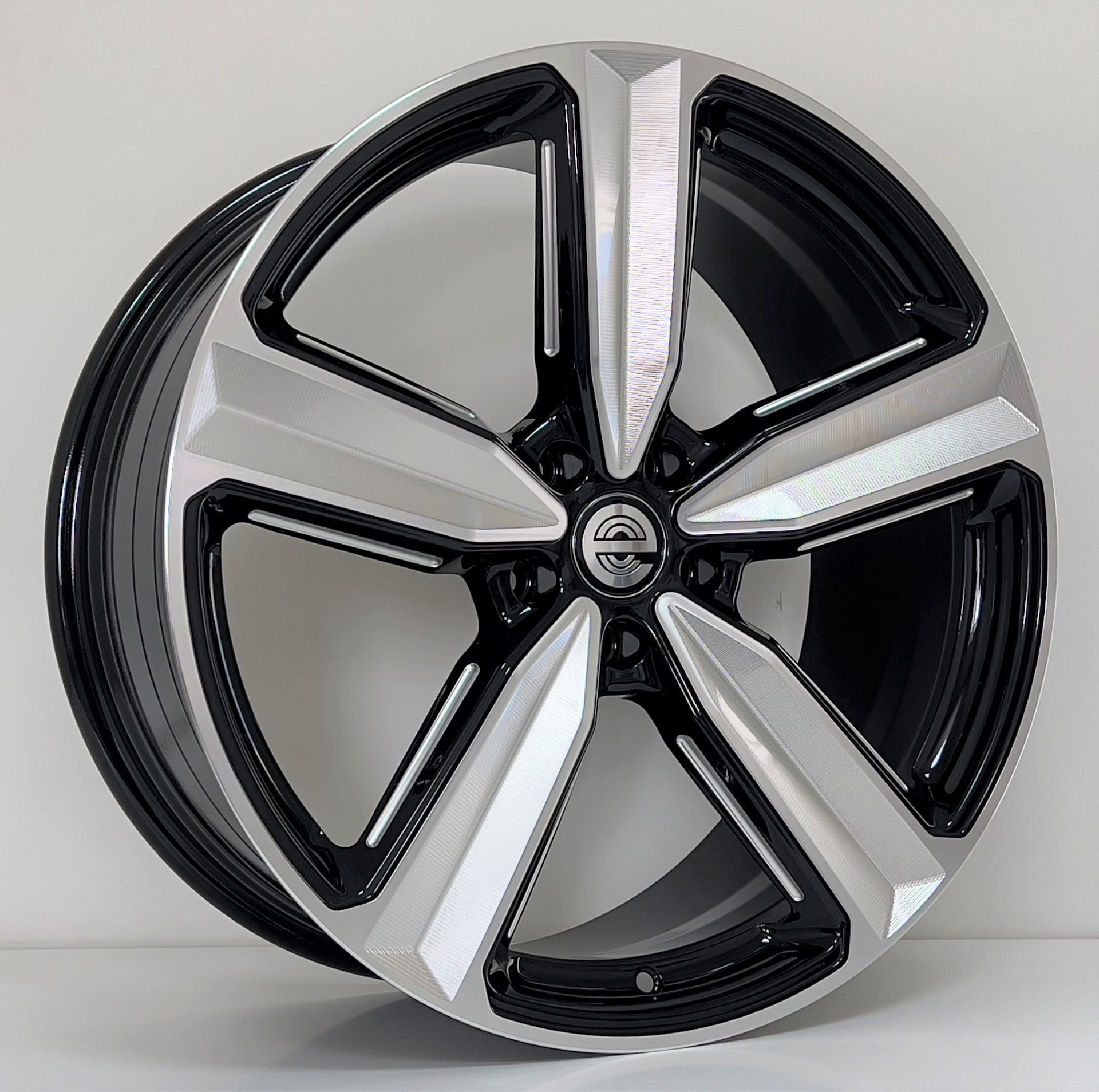 EXP HA0023 9X20İNÇ  5X112 ET30 66.45 BLACK MILLING XL ÇELİK JANT