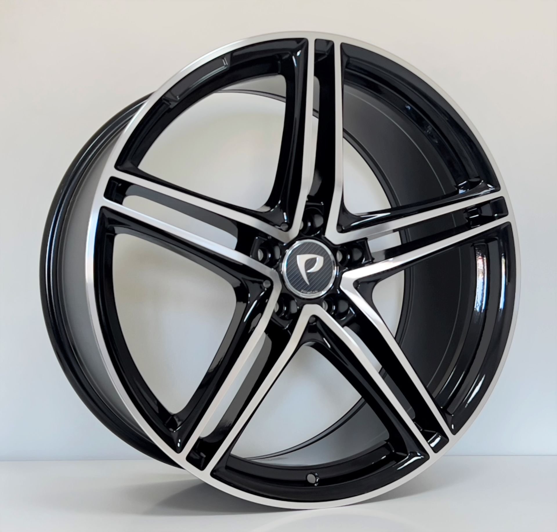BK 5252 8.5X20İNÇ  5X112 ET35 66.56 BLACK MACHINED XL ÇELİK JANT
