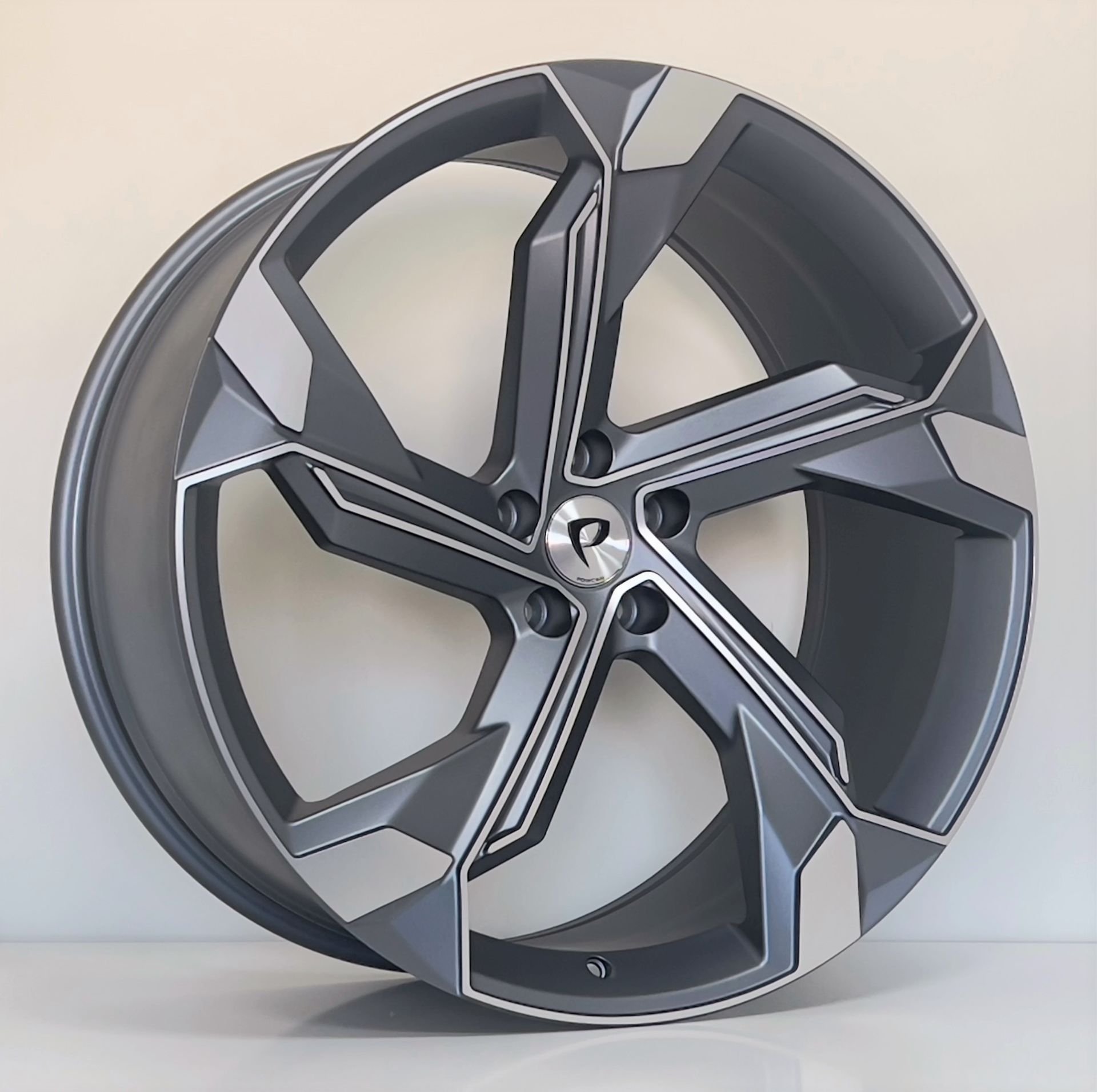 BKY 1201 10X22İNÇ  5X112 ET20 66.45 MAT GUN MACHINED XL ÇELİK JANT