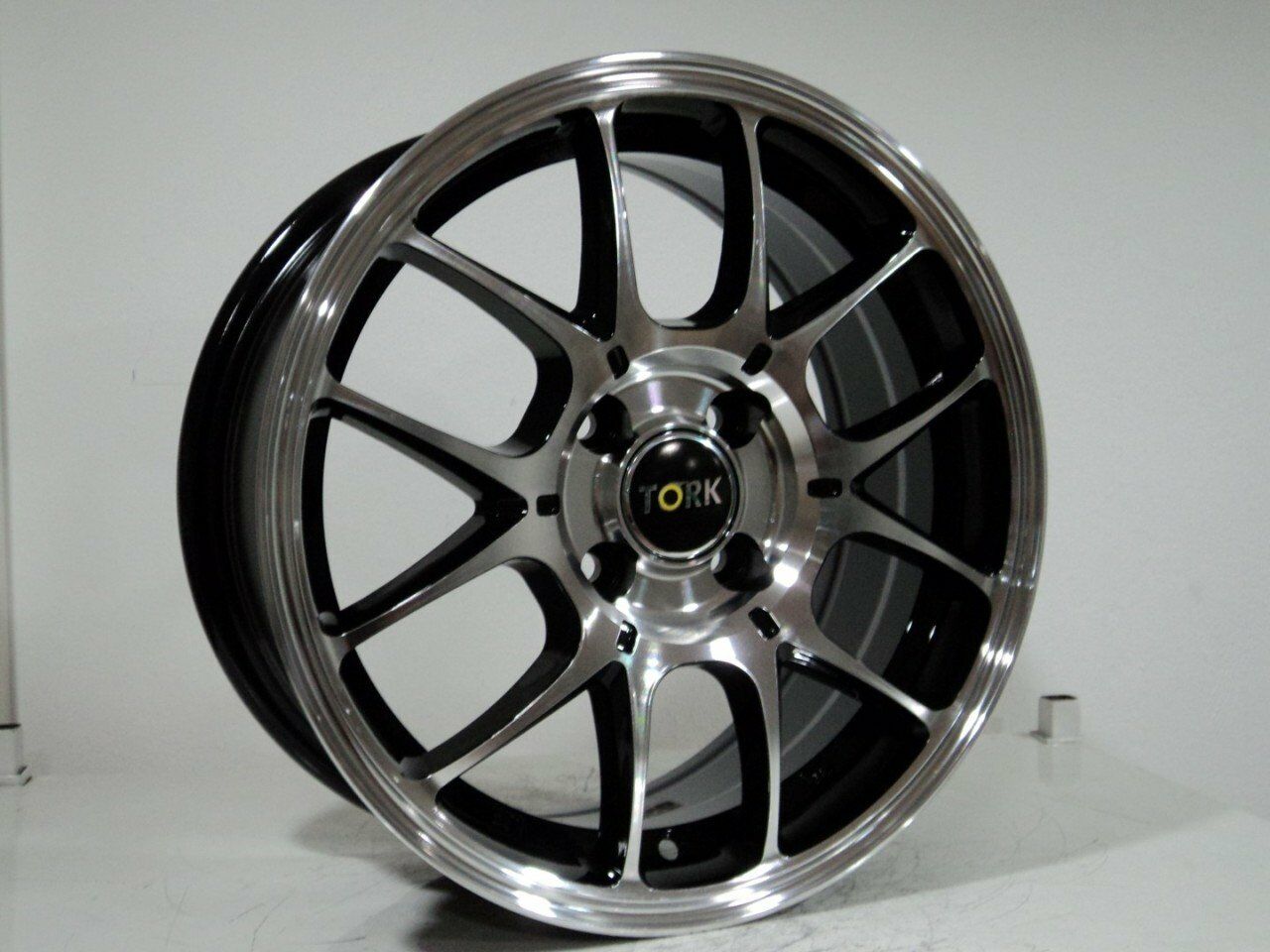 Megatork TORK 2795 6x13inç 4x100 et35 73.1 Black Machined Çelik Jant