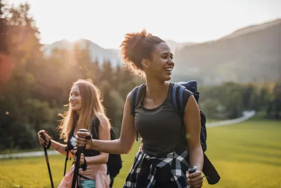 Yürüyüş ve trekking yaparken baton seçimi ve kullanım detayları