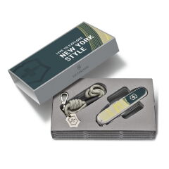 Victorinox 1.3909.E223 Companion Çakı, New York Style
