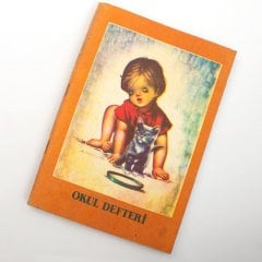 Kediyle Oynayan Çocuk Okul Defteri
