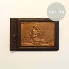 049 Bahçede Lir Çalan Kadın