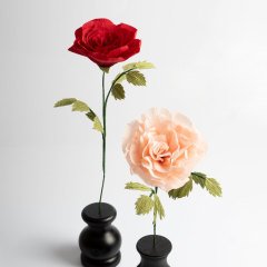 Siyah Vazosunda Pembe Gül