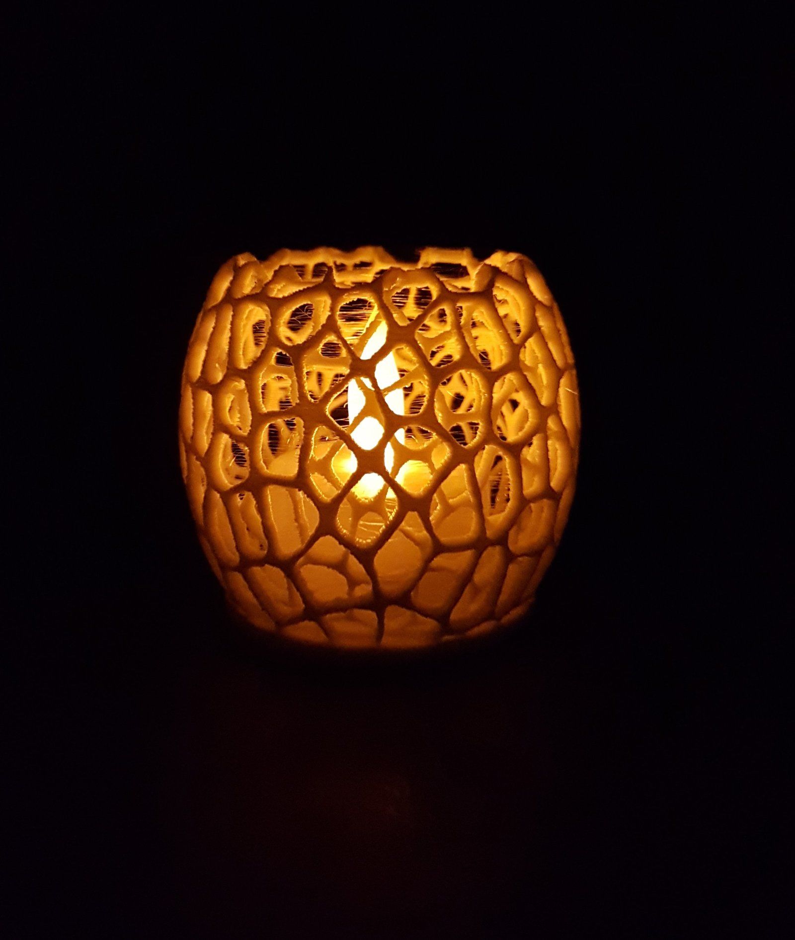 Büyük Delikli Tealight Tutucu Voronoi T3180340