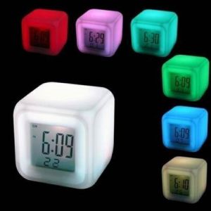 7 Renk Değiştiren Alarmlı Dijital Küp Saat-Stokta Olan Renk Gönderilir