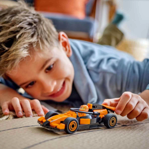 LEGO City McLaren Yarış Arabalı F1 Sürücüsü 60442