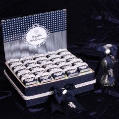 15 Gr Kalın Aynalı Çikolata Standlı Kutu Erkek Bebek Çikolatası(1 Adet Kolonya Şişesi Hediyeli) - SBC2008