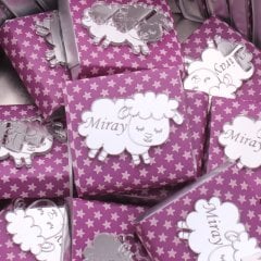 KUZULU-Metal Kutuda İsme Özel Kalın 50 Adet Bebek Çikolatası -MKBC1016
