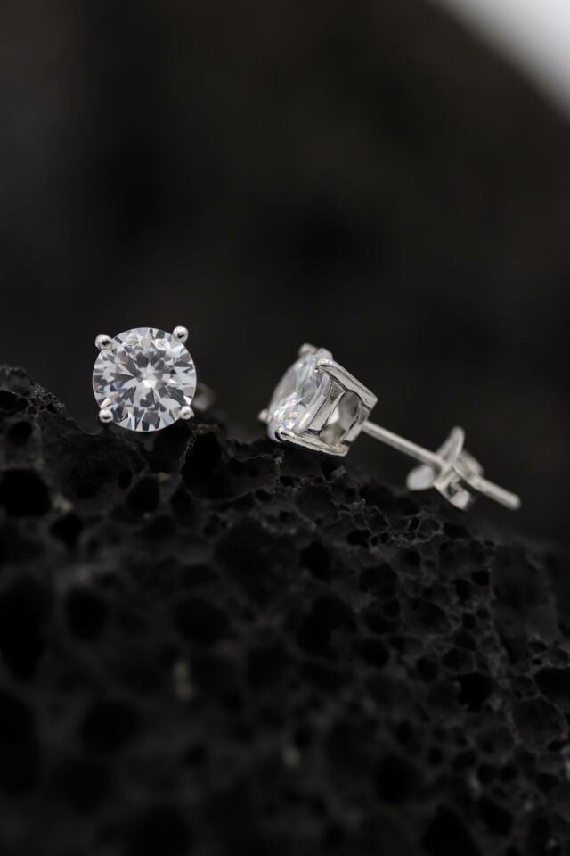 6 mm Zirkon Tek Taş Mini Gümüş Küpe 157