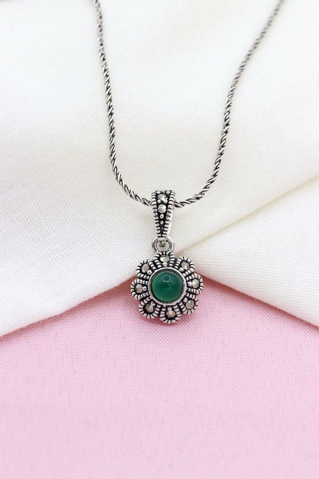 Papatya Modeli Yeşil Akik Taşlı Markazit Gümüş Kolye 116