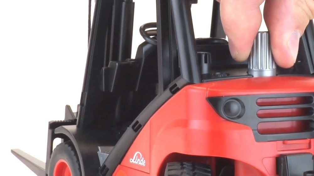 BRUDER Linde Forklift 02511