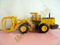 Komatsu WA600 3 Log Loader