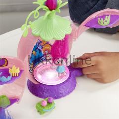 Hasbro B6560 Trolls Poppy'nin Taç Giyme Töreni