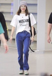 BLACKPINK Lisa ''Moschino'' T-Shirt