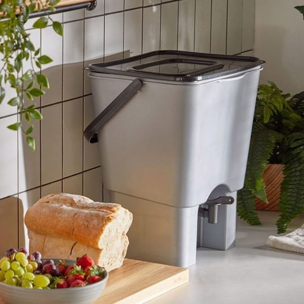 KITCHEN COMPOSTER