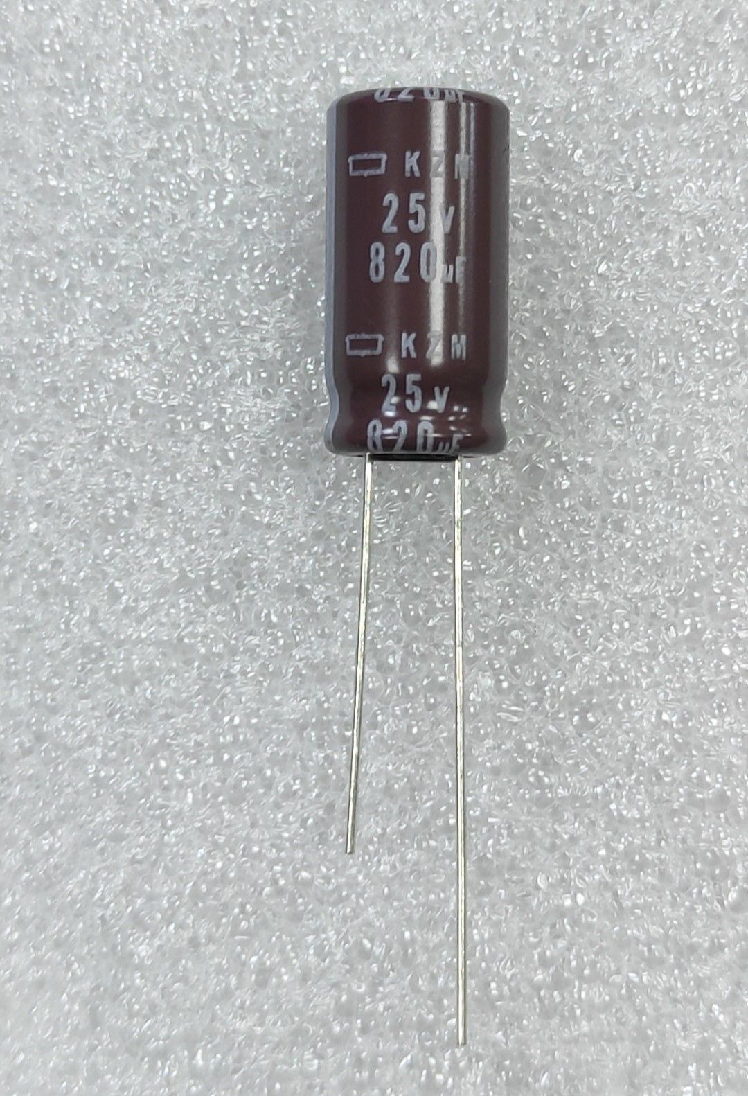 820UF 25V 10X20 105C