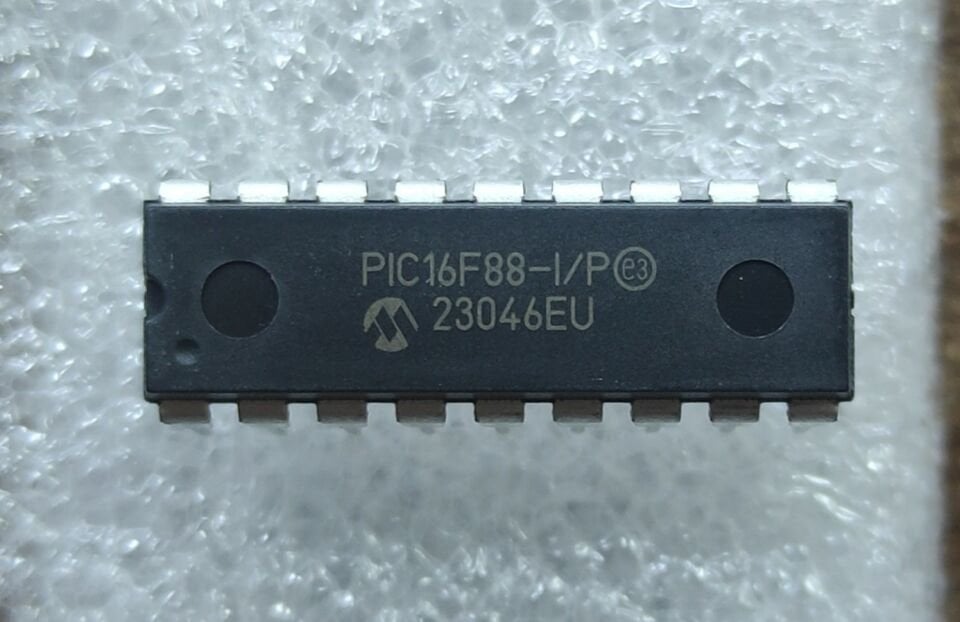 PIC16F88-I/P