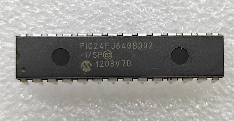 PIC24FJ64GB002-I/SP