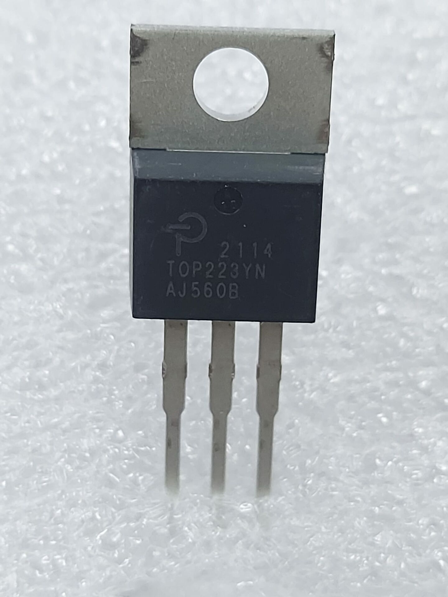 Circuit Intégré TOP233YN - Neuf Sous Emballage - Pour Alimentations à Découpage (SMPS) - Composant électronique