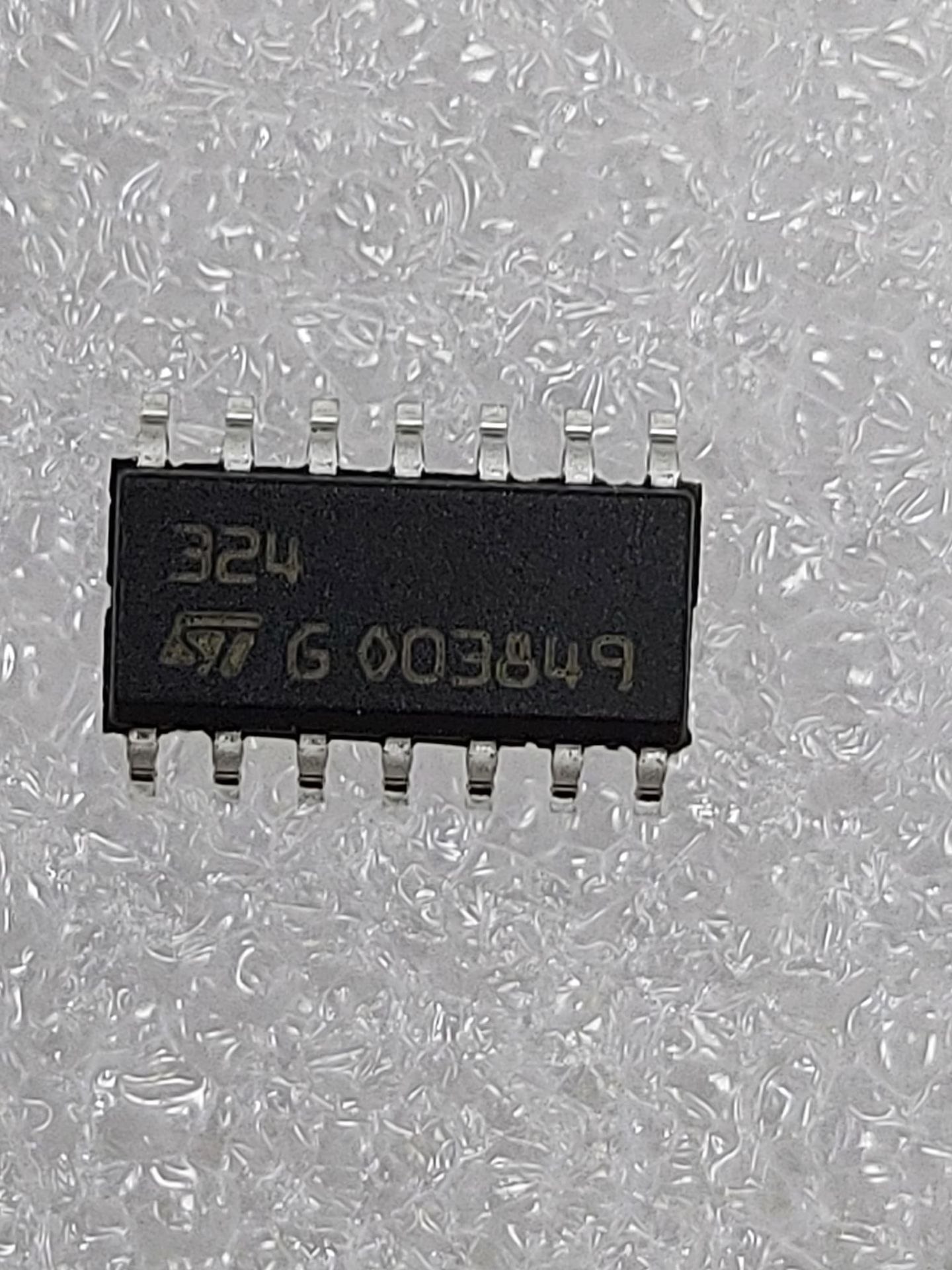 LM324DT  SMD