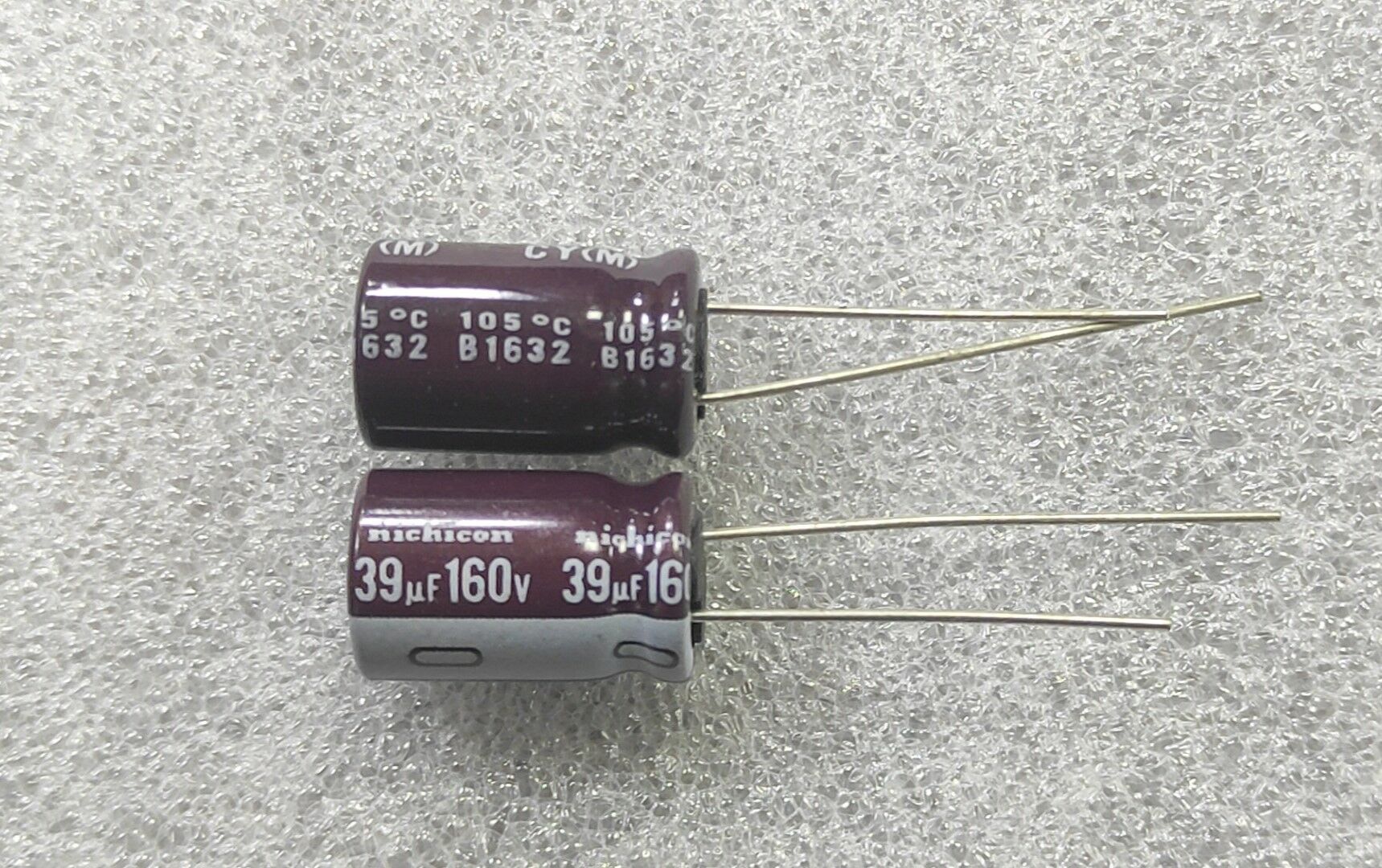 39UF 160V