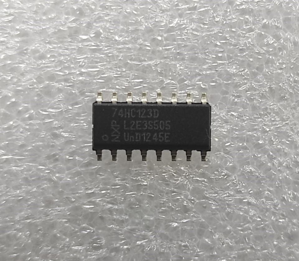 74HC123 SMD