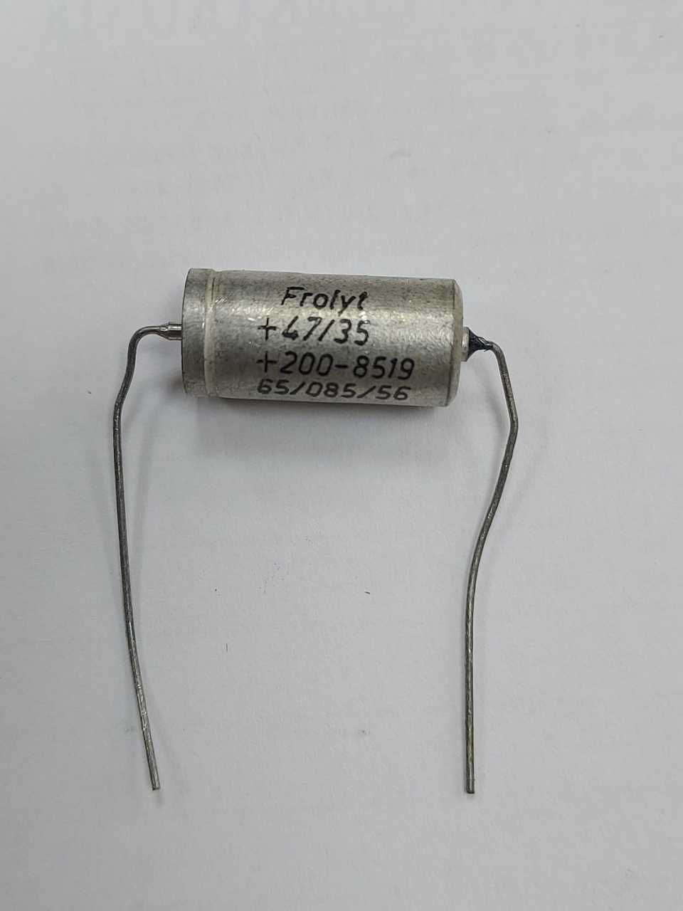 47UF 35V