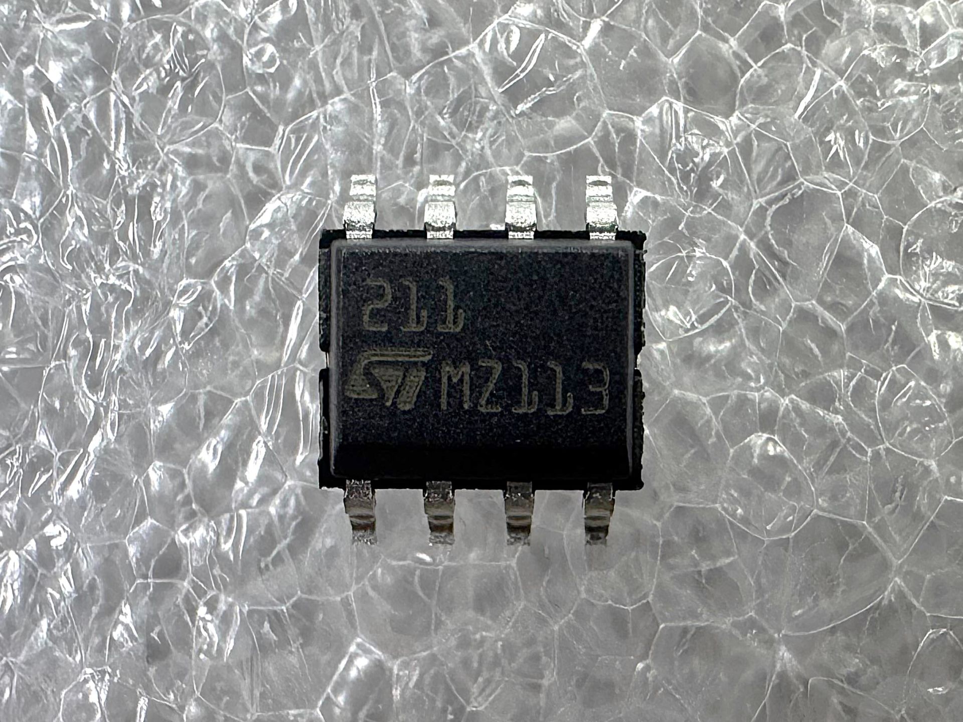 LM211DT