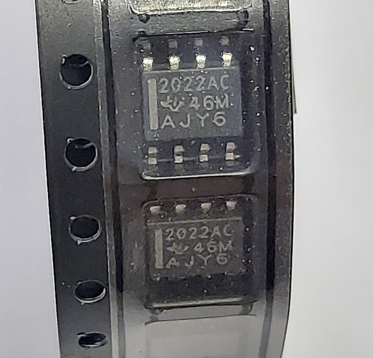 TLE2022AC