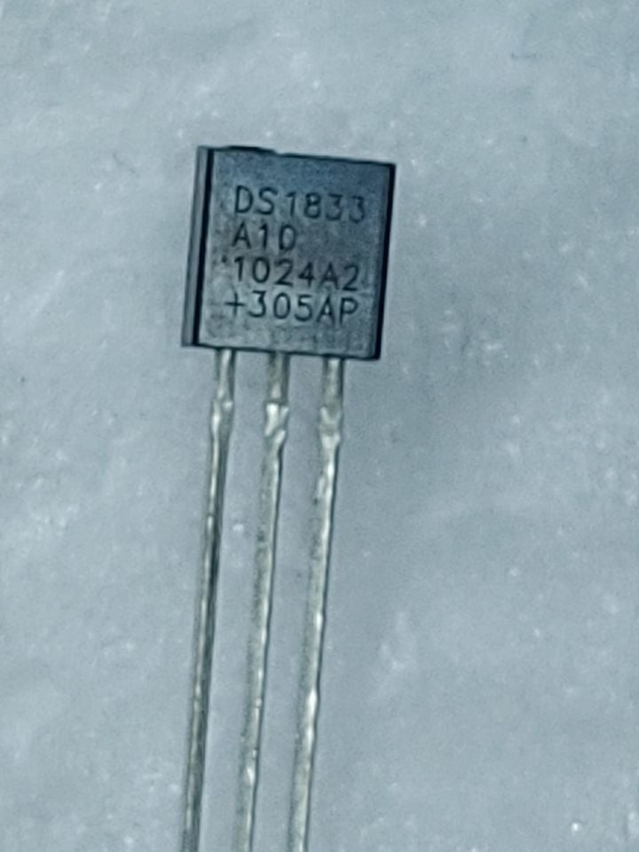 DS1833 (DS1833A10)