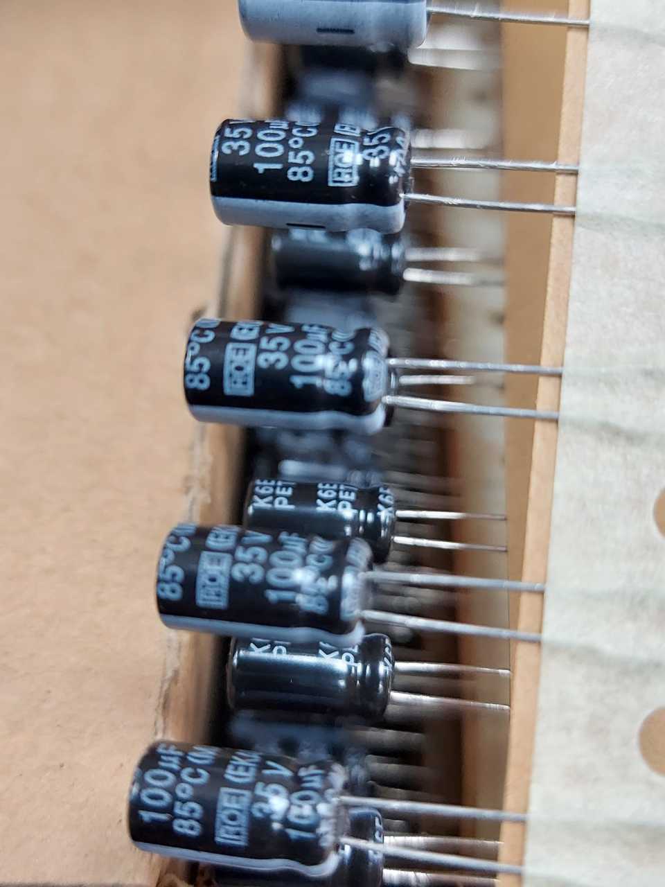 100UF 35V