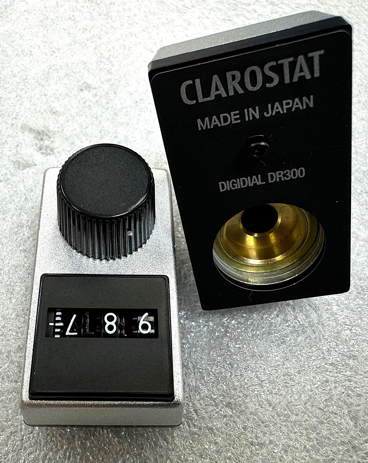 15A11B10DR300