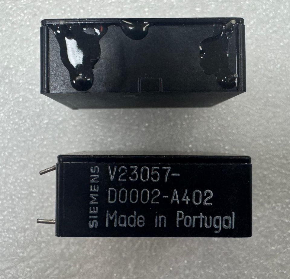 V23057-D0002-A402