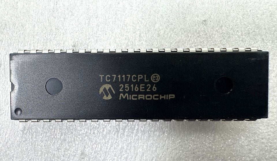 ICL7117 (TC7117CPL)