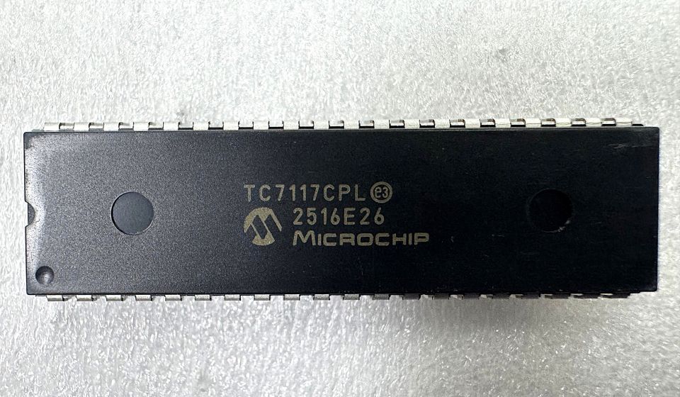 ICL7117 (TC7117CPL)