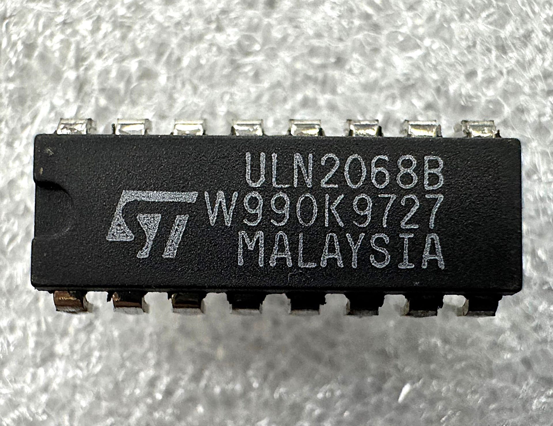 ULN2068B