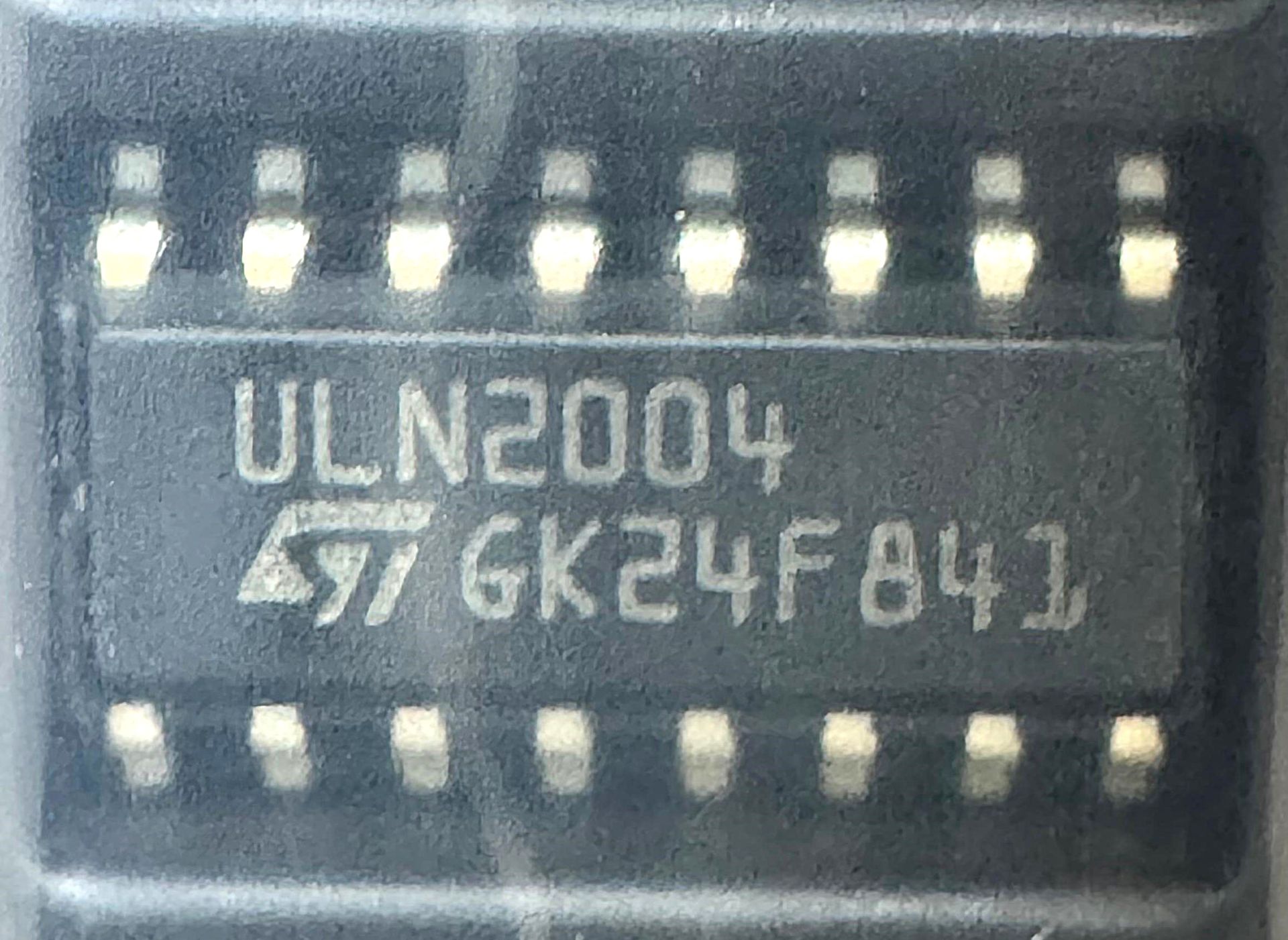 ULN2004D SMD