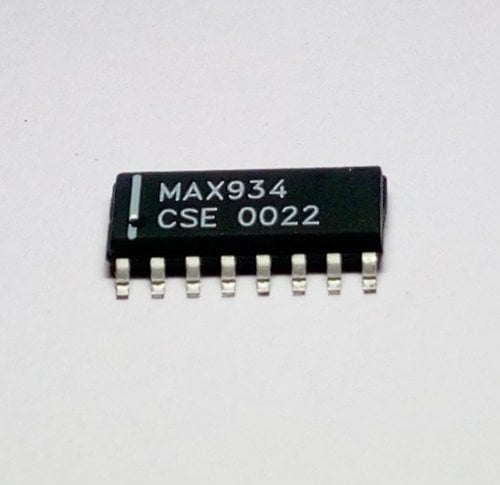 MAX934CSE