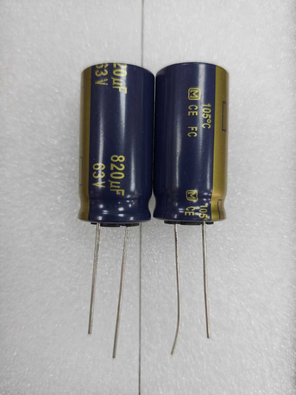 820UF 63V
