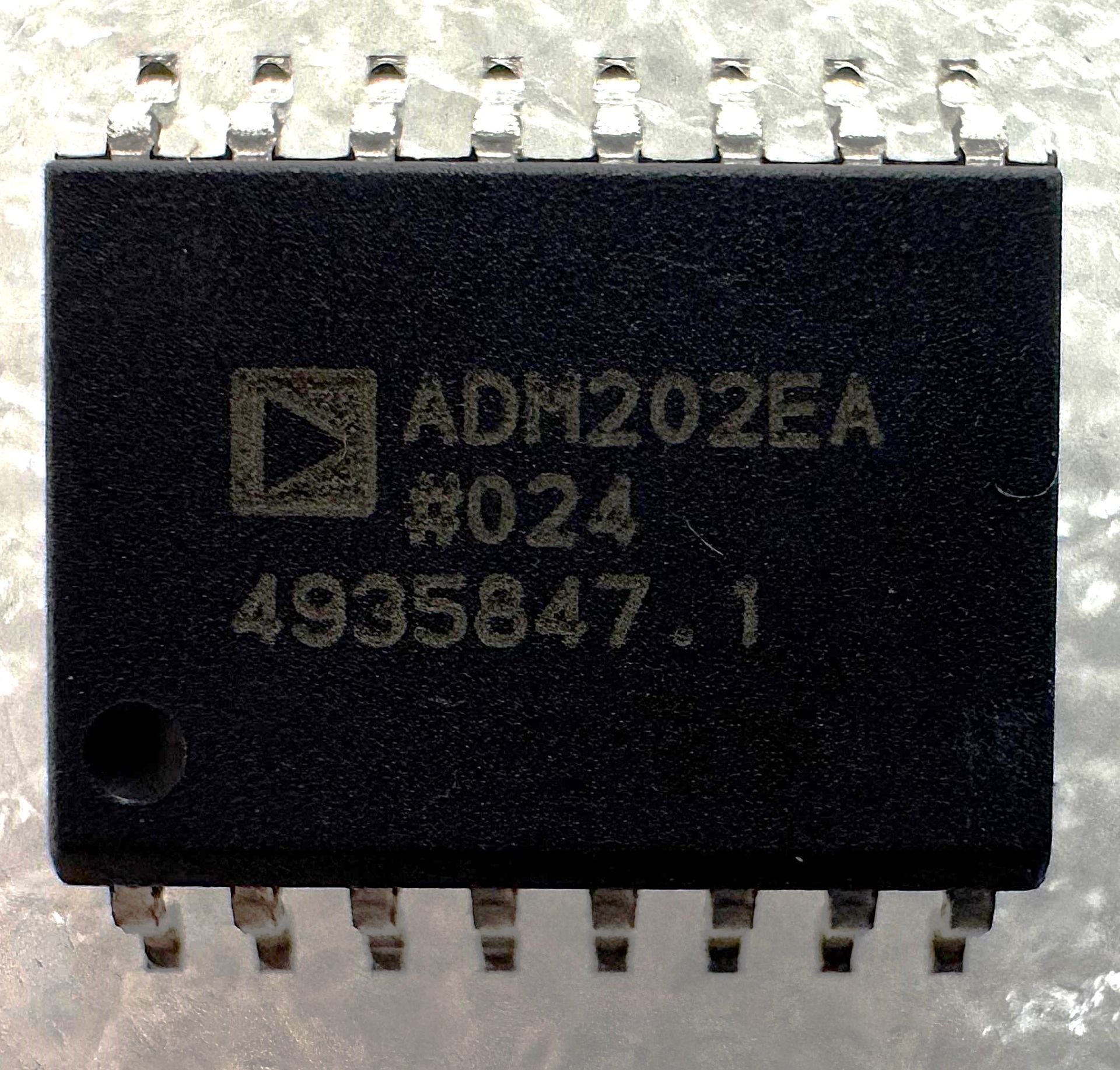 ADM202EARWZ