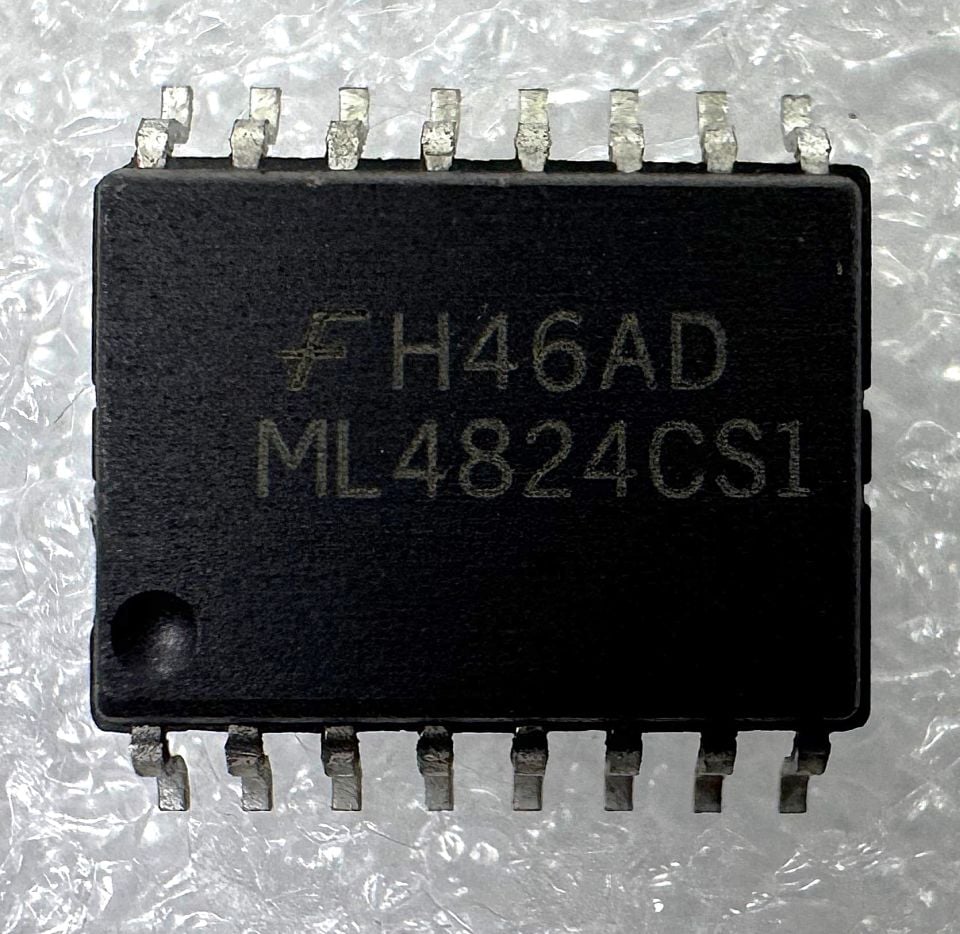 ML4824CS1 SMD
