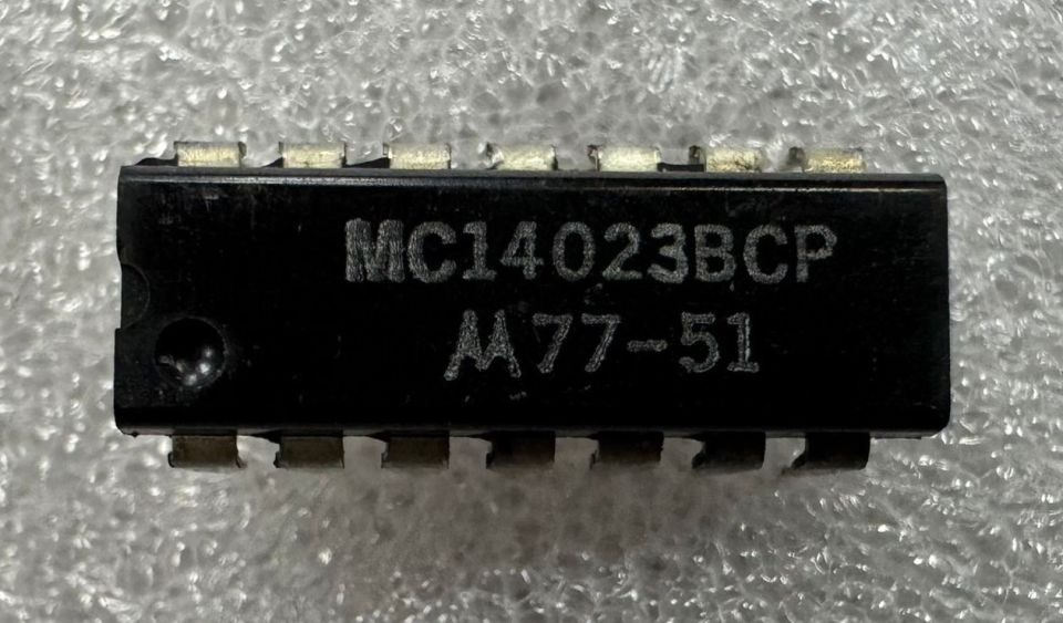 CD4023 (MC14023)