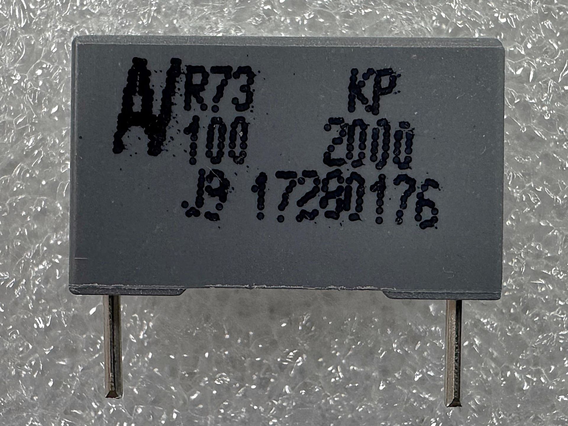 100PF 2000V