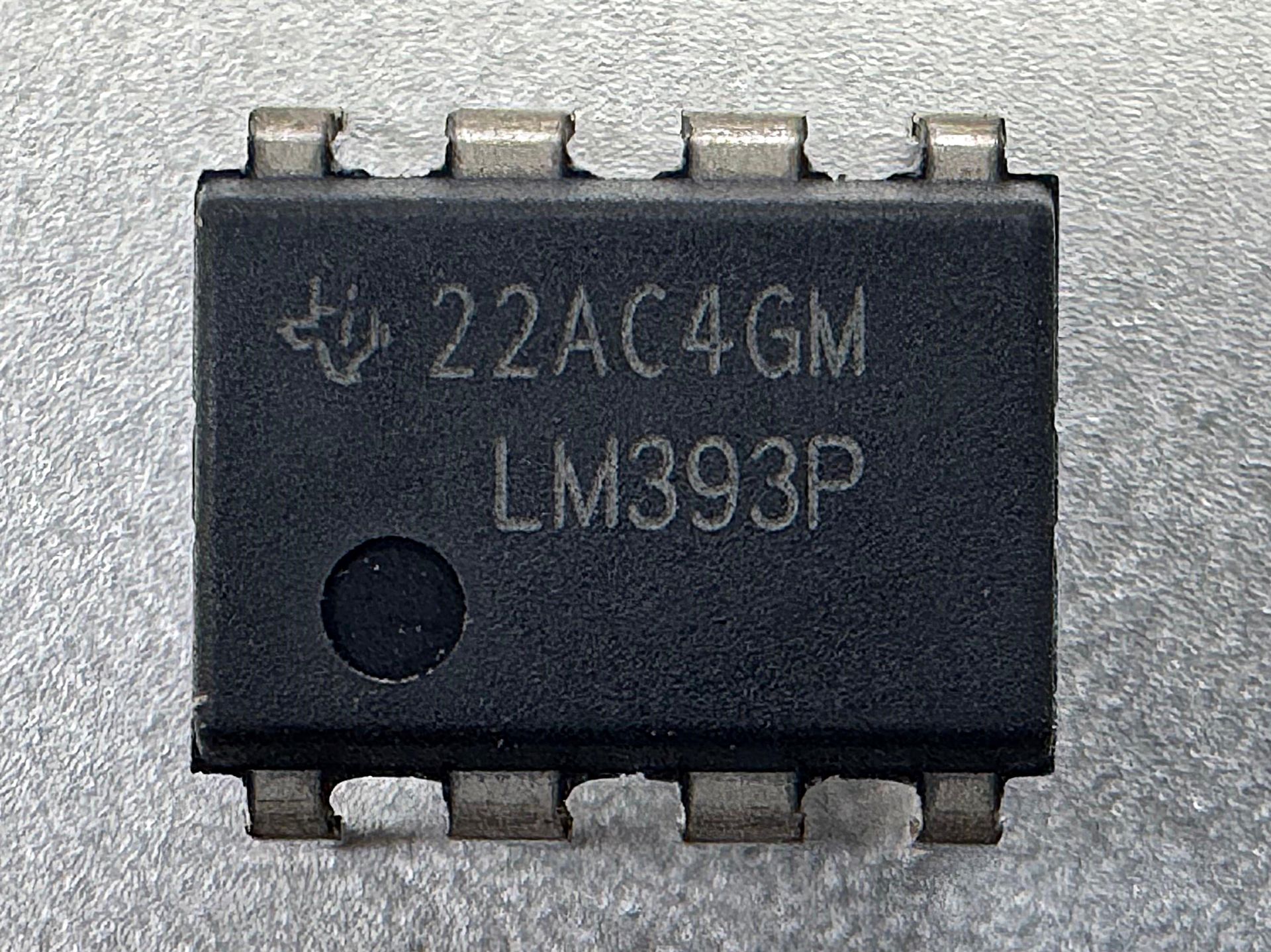 LM393