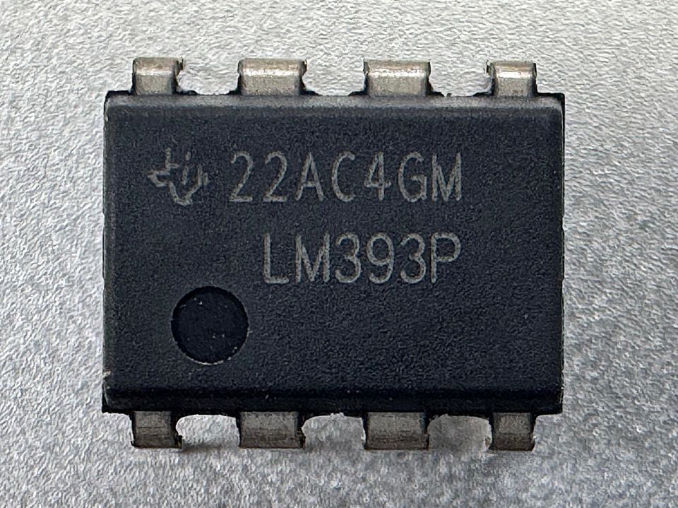 LM393