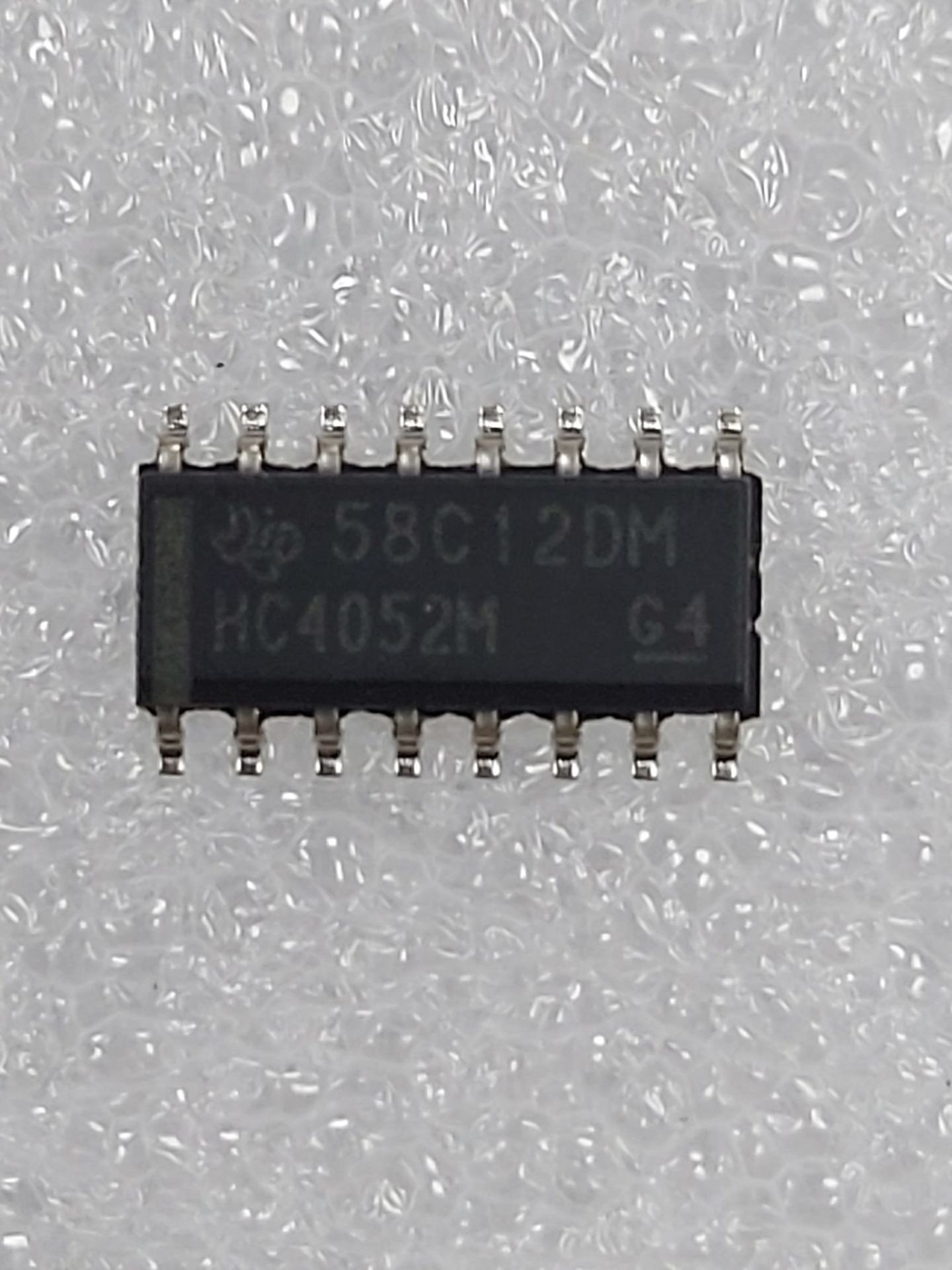 74HC4052M