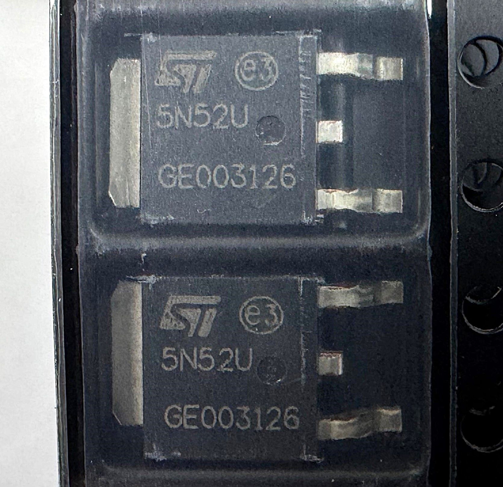 STD5N52U
